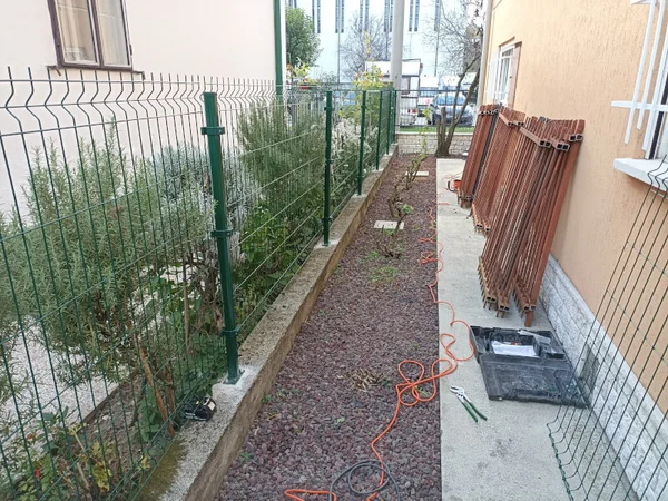 Servizio chiavi in mano recinzioni scavo e posa